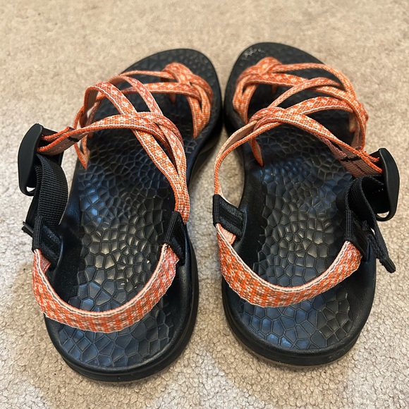 Excellent condition! Chacos double strap oranges print - Picture 2 of 4